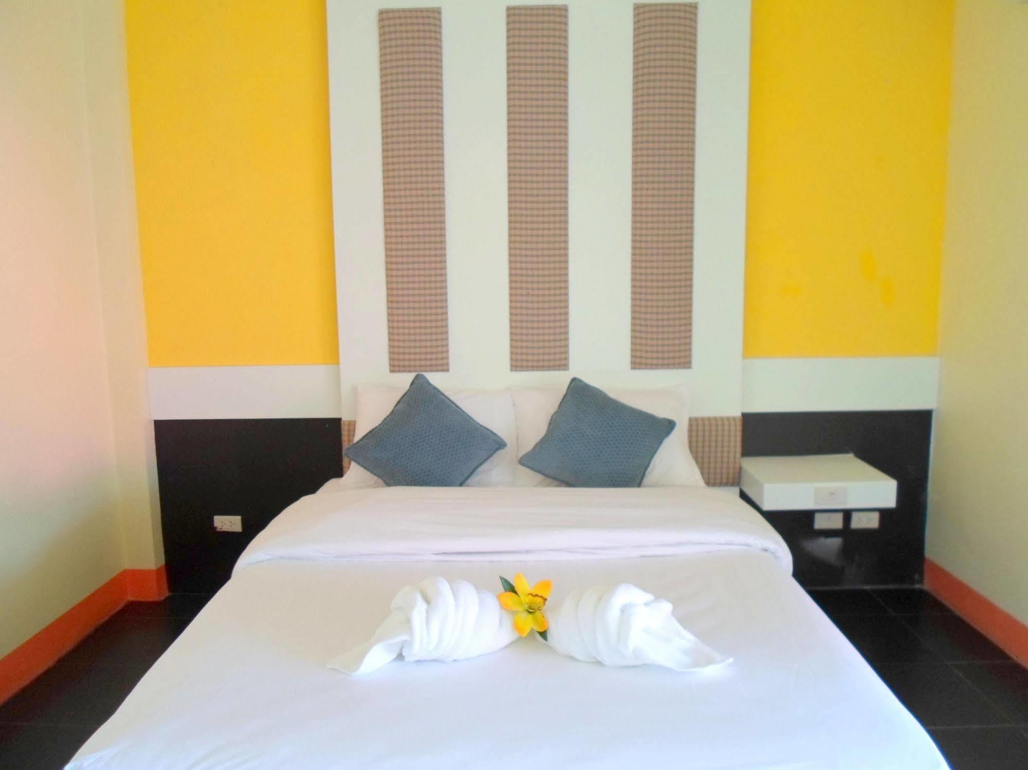 Bantatuk Resort & Restaurant Ban Tha Khun Екстериор снимка