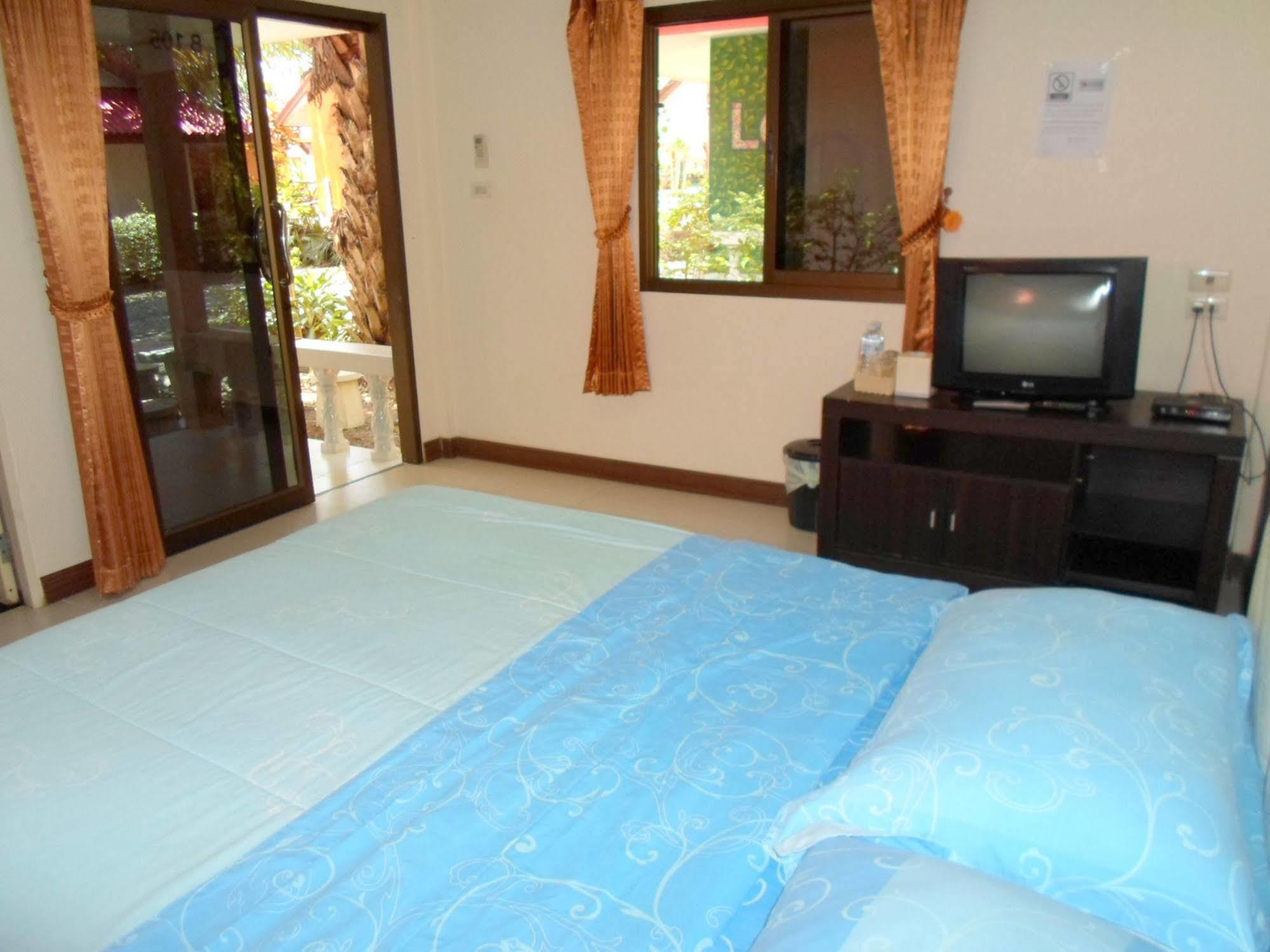 Bantatuk Resort & Restaurant Ban Tha Khun Екстериор снимка