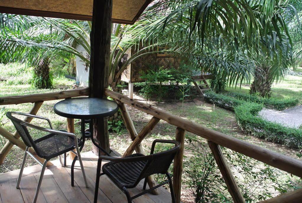 Bantatuk Resort & Restaurant Ban Tha Khun Екстериор снимка